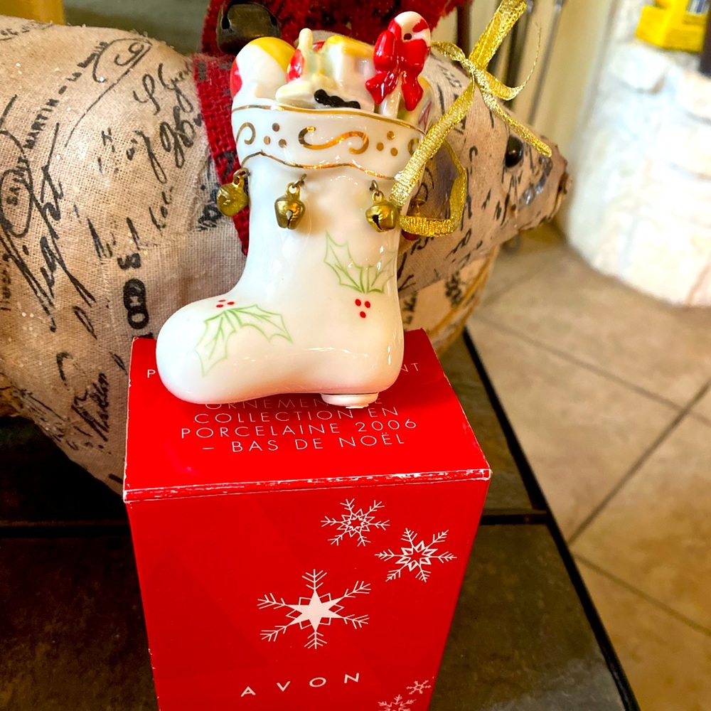 Ornament Avon porcelain stocking 2006 collectible